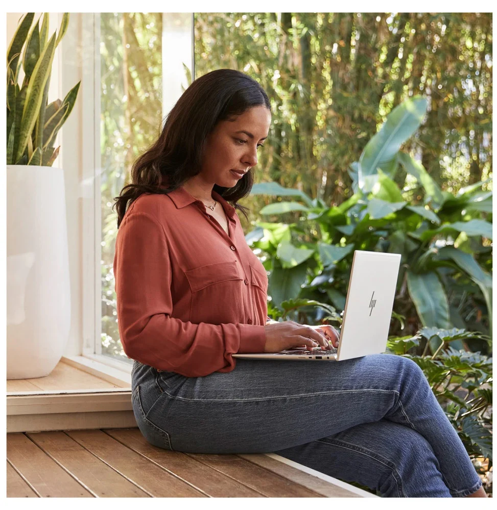 HP Elite Book 830 G9
